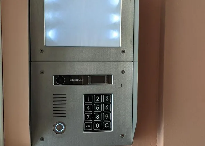 Lux 1 With Free Parking