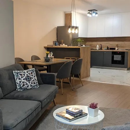 Lux 1 With Free Parking *